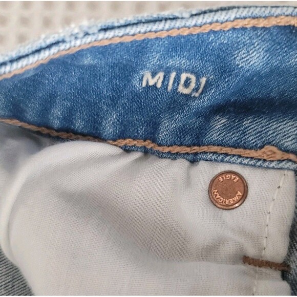 American Eagle Next Level Stretch Midi Shortie Blue Denim shorts Size 000 - Picture 8 of 13
